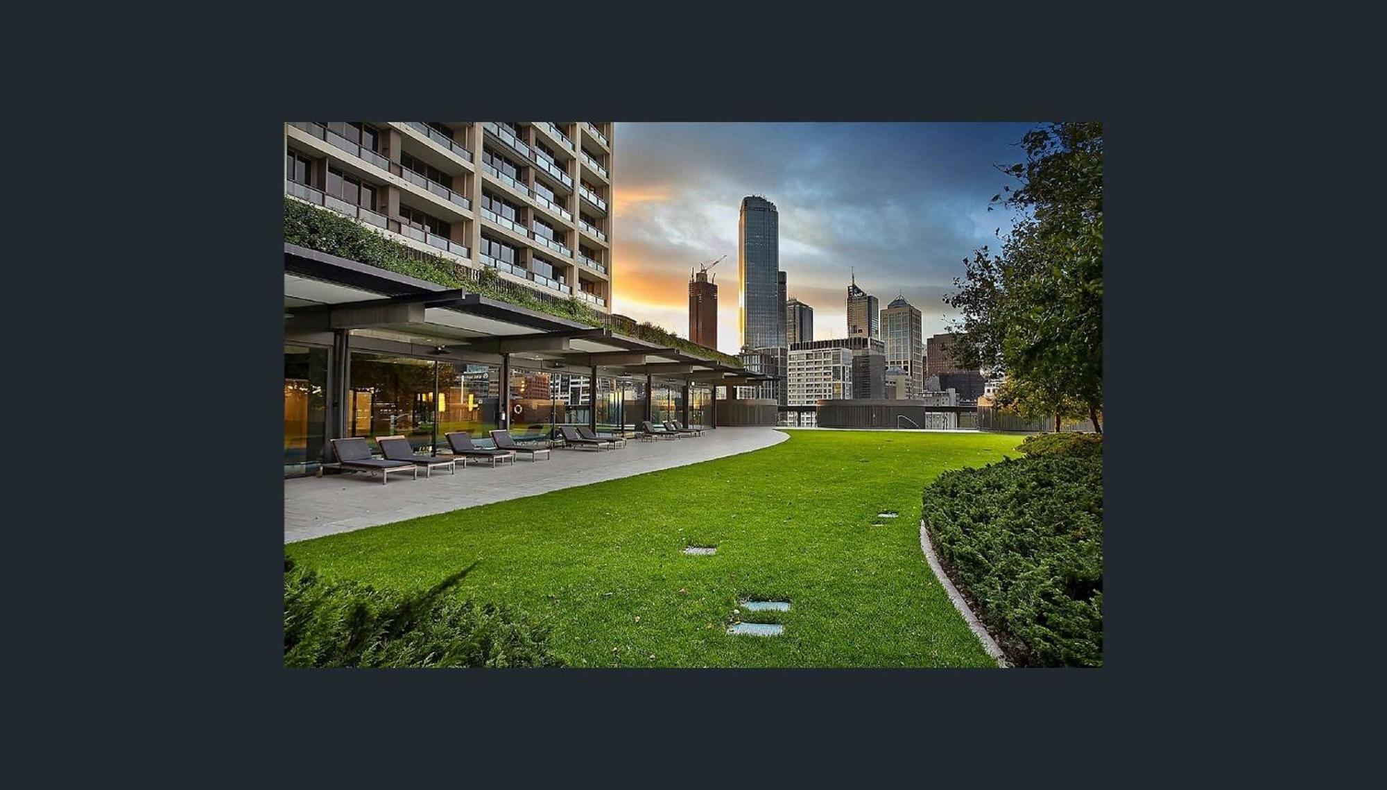 Luxury Designer Suite In Most Prestigious Location In Мельбурн Экстерьер фото
