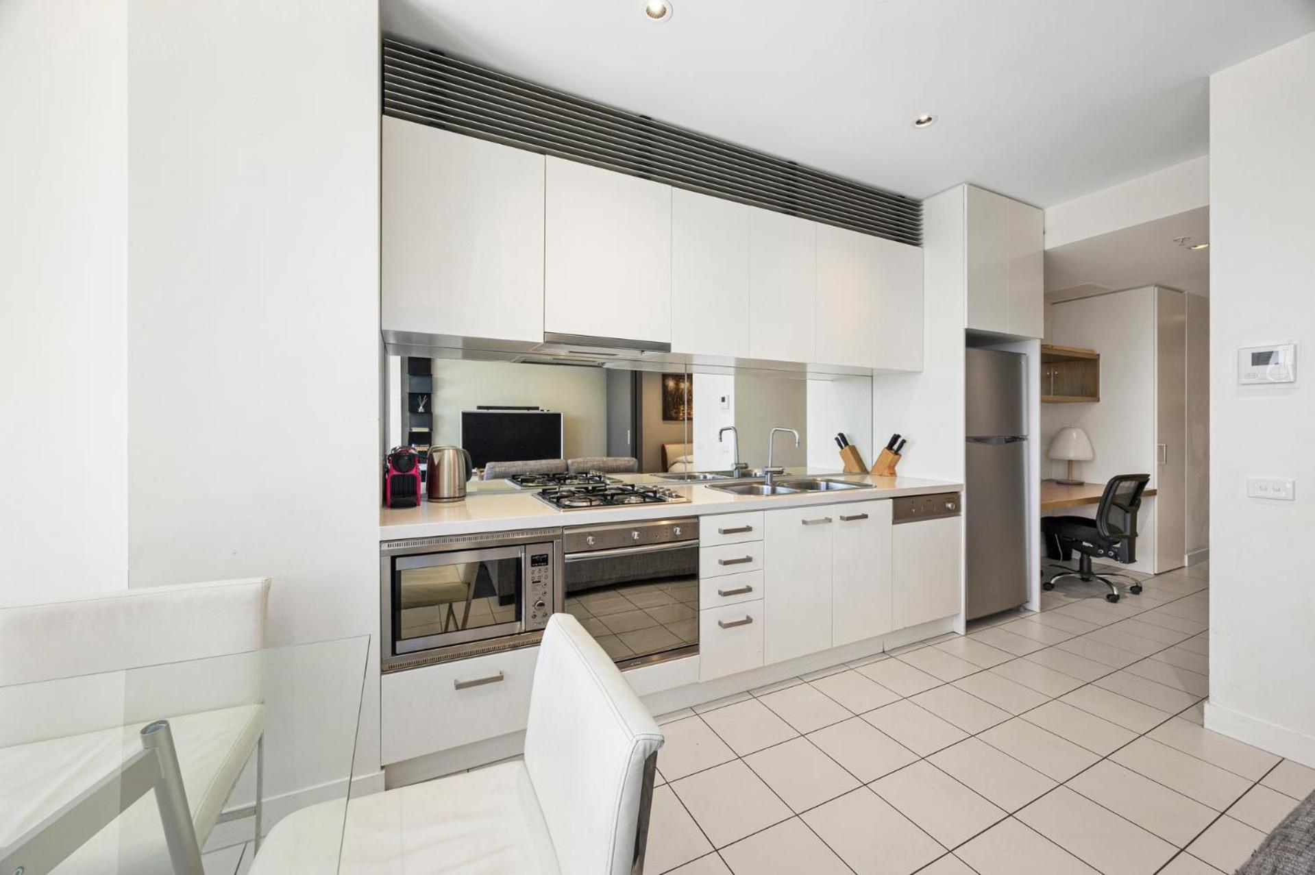 Luxury Designer Suite In Most Prestigious Location In Мельбурн Экстерьер фото